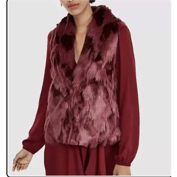 Express Jackets & Blazers - Express Vest Faux Fur Womens M/L Burgundy Sculpted Vest Fashion Outerwear